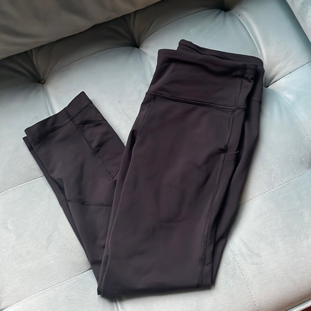 Lululemon mesh pocket black leggings size 6